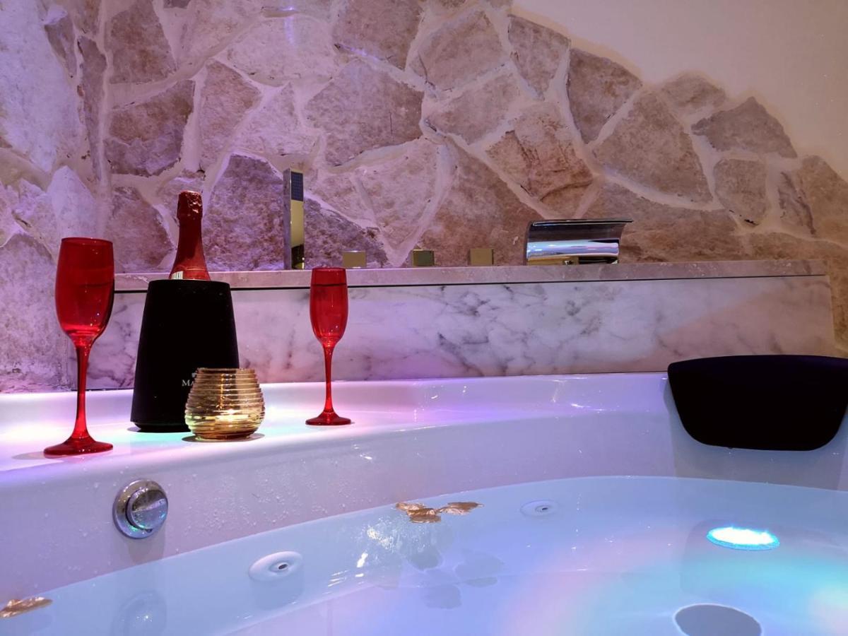 Villa Mina Con Vasca Idromassaggio ตารันโต ภายนอก รูปภาพ